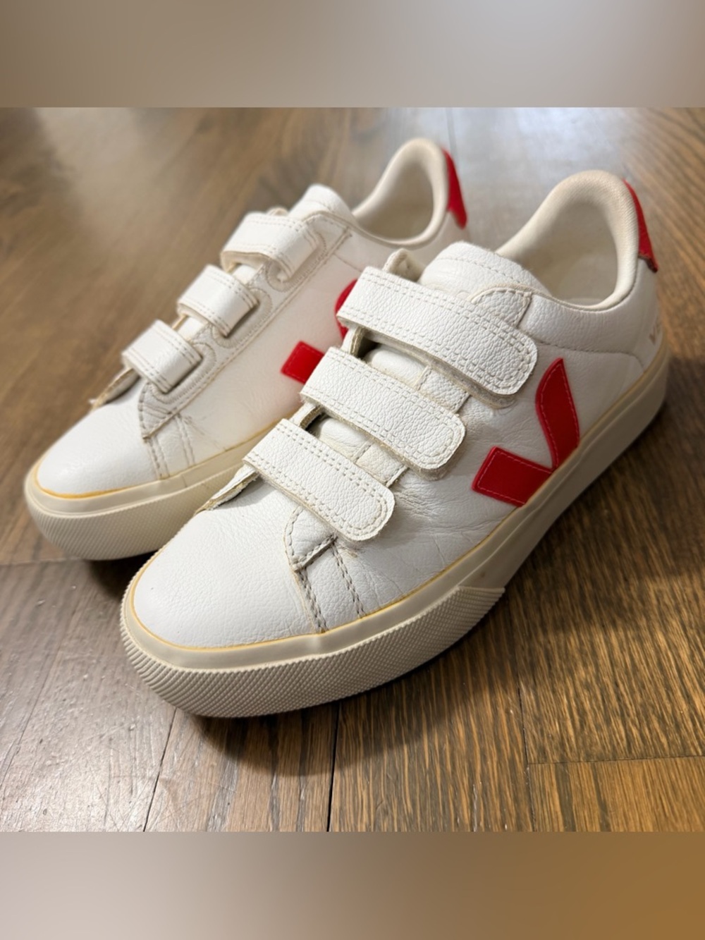 Veja Recife Sneaker Extra White/Rose Fluo Women’s 6